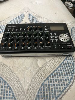 Tascam Pocketstudio DP-008 8-Track Recorder