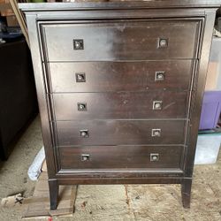 Dresser And 2 Nightstands