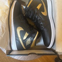Air Jordan 1 Mid Black/Metallic Gold-White Noir/ Blanc/OR Metalique