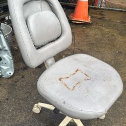 Free Commercial Swivel Office Chair
