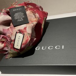 BRAND NEW In BOX, Gucci, Made in Italy Red New Blooms Wool Cashmere Scarf/Wrap-$549 