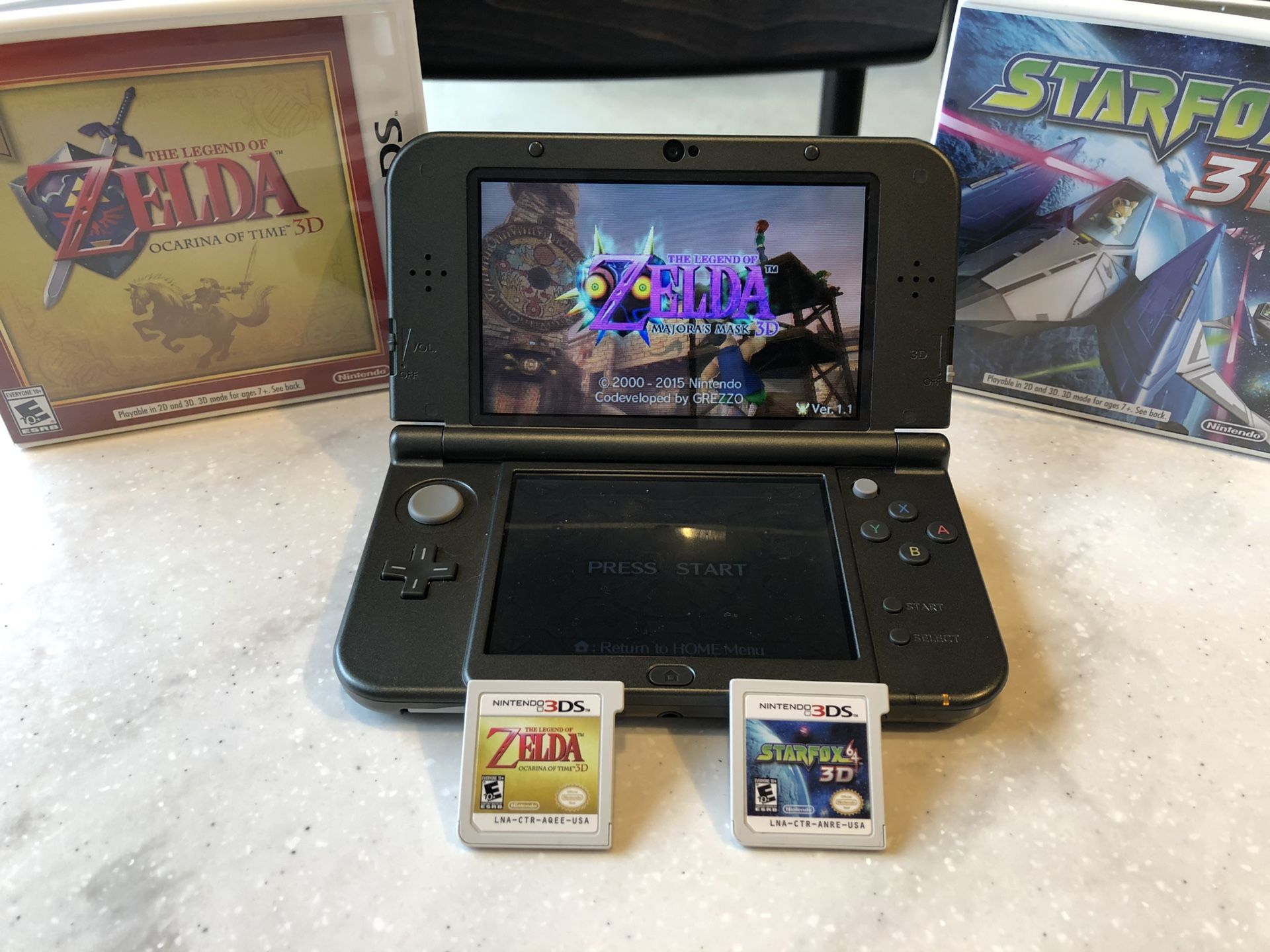 New Nintendo 3DS XL + 3 Blockbuster Hits + Stylus + Charger INCLUDED