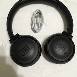 JBL Tune 510BT Wireless Bluetooth On-ear Headphones, Black JBLT510BTBLAM With charging cable  JBL Pure Bass Sound Wireless Bluetooth 5.0 Streaming Up 