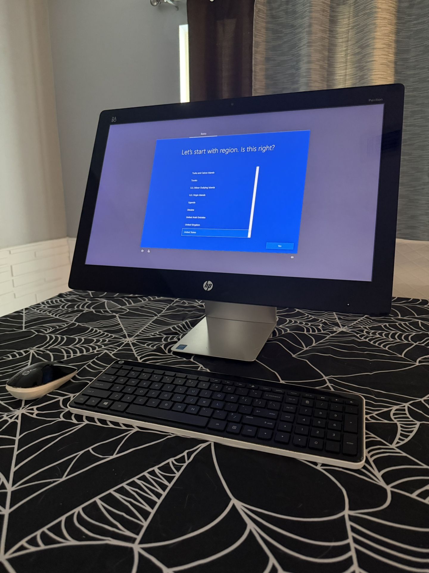 HP Pavilion 23-q014 All-in-One PC
