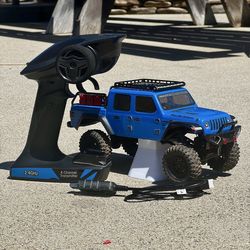 Axial SCX24 Jeep JT Gladiator 4WD Rock Crawler