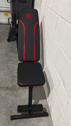 Adjustable and foldable weight bench.