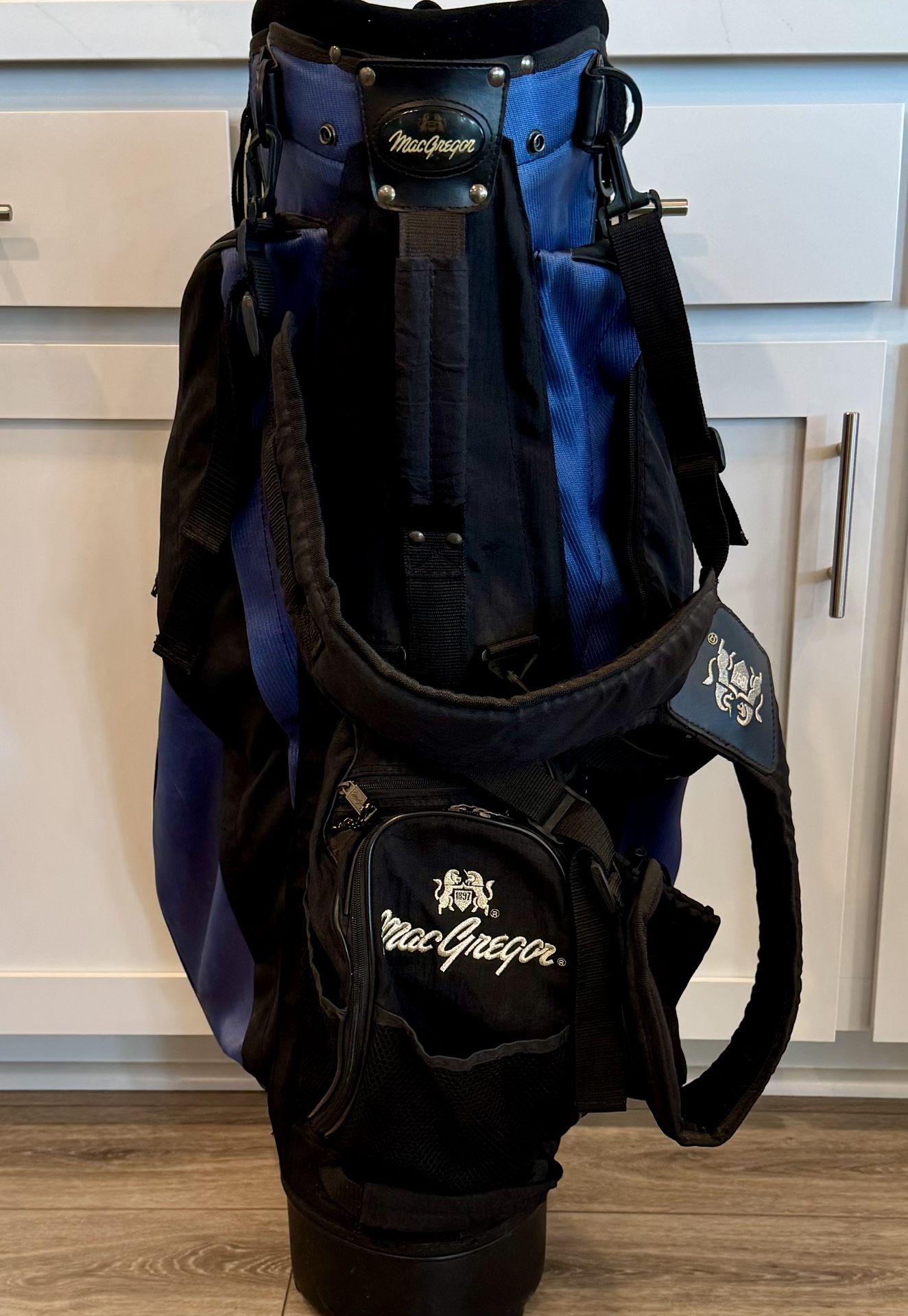 MacGregor Golf Bag with Stand and Backpack Straps