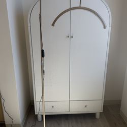 Half Moon Light - Eyelash Extensions and Estheticians