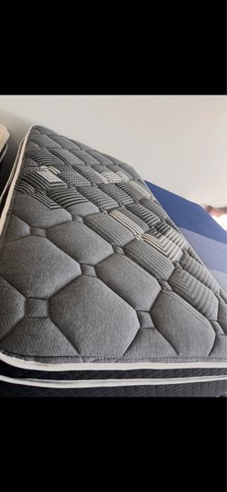 Twin mattress