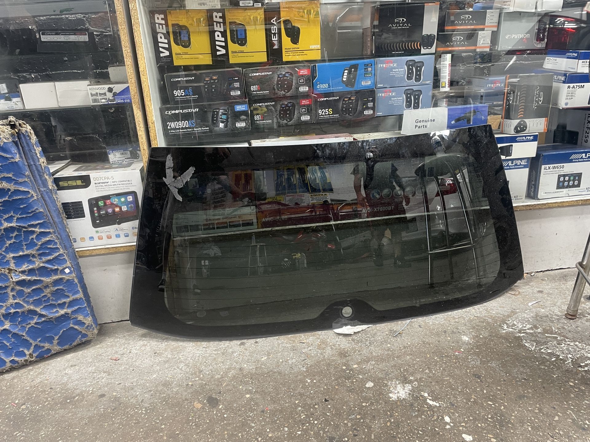 CRV OEM FACTORY TINTED BACK WINDOW