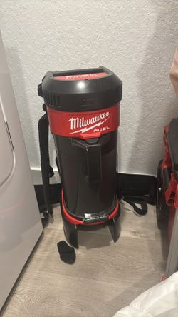 Backpack vacuum