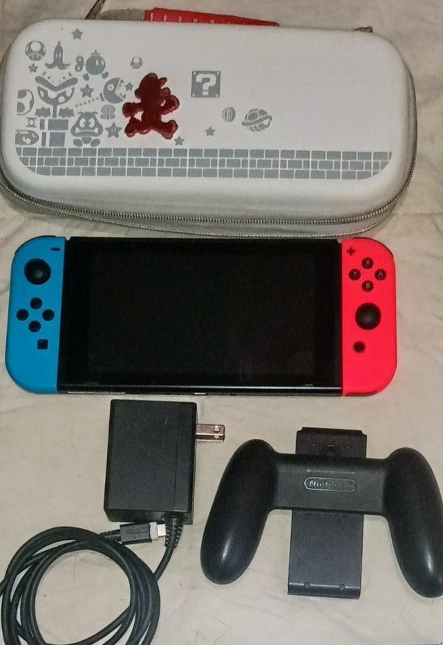 Nintendo Switch And Nintendo Switch Lite