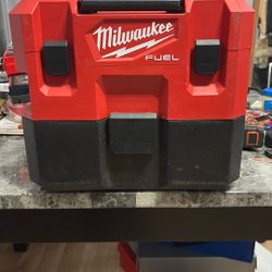 Milwaukee Fuel M12 Vacuum 