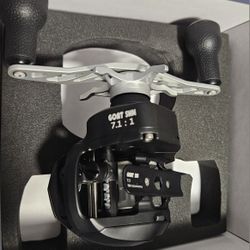 Fishing reel, baitcasting reel, left hand, The Goat SWM 200