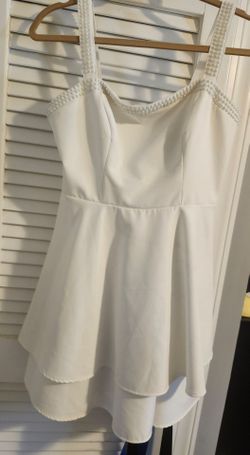 Ladies white cocktail dress size med 7/8