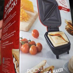 Dash Pocket Sandwich Maker - Red