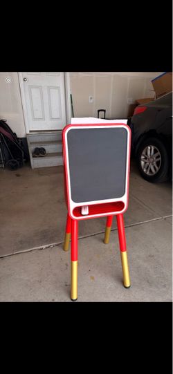 FAO Schwarz Sketch & Glow Floor Standing Easel, 3 ft