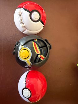 Pokémon Poké Ball Toys – Set of 3
