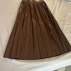  brown skirt
