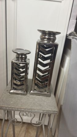 Metallic silver Ceramic candleholders with design