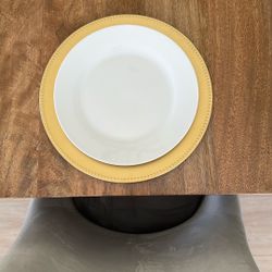 91 Gold Decorative Chargers (for under plates)