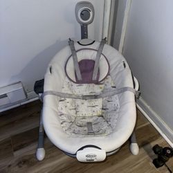 Baby Girl GRACO swing . 