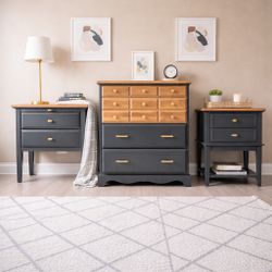 Bedroom Set (Dresser + Nightstands) 