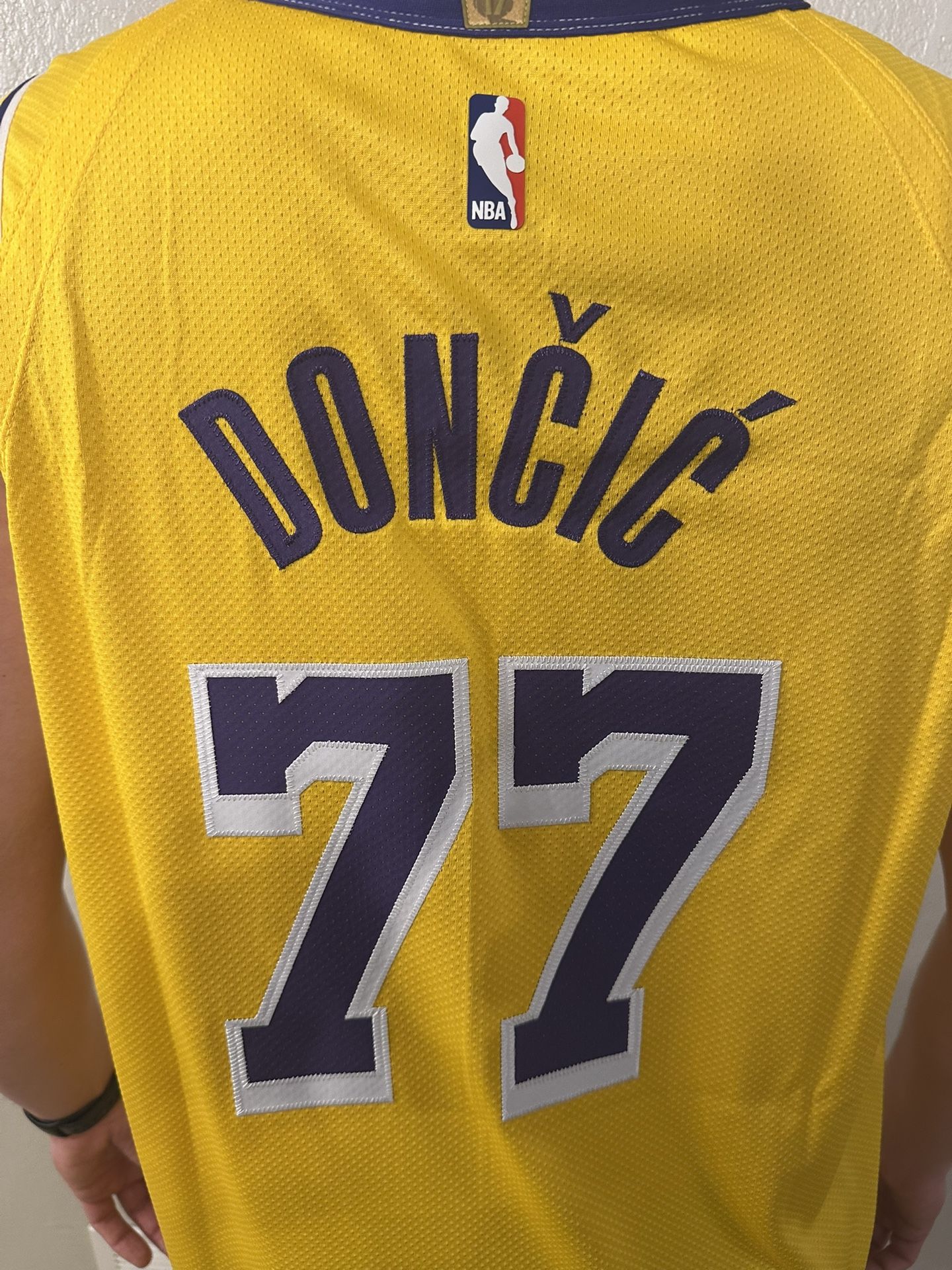Luka Doncic LA Lakers Jersey!! Sizes (XL - XXL) π π