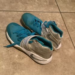 Kyrie Basketball Shoe
