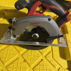 Milwaukee M18 6 1/2 Inch Circular Saw 