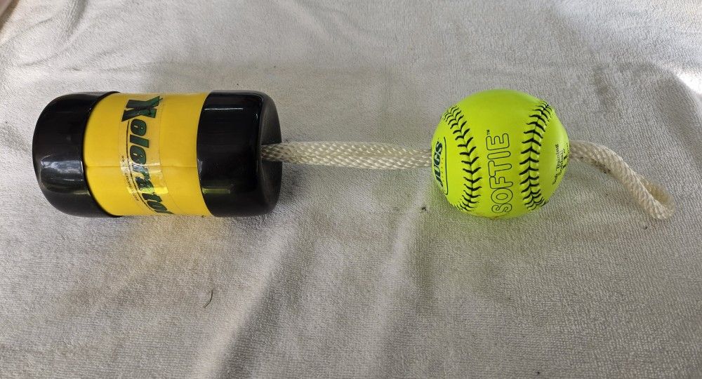 Xelerator Fastpitch Softball Pitching Trainer
