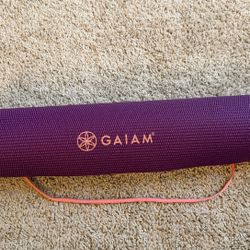 Gaiam Essentials - Yoga, Pilates, Fitness & Exercise Mat 