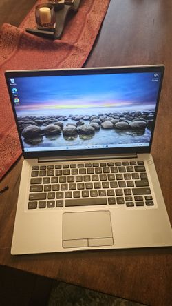 Dell Latitude 7400 14" Laptop (Touchscreen)