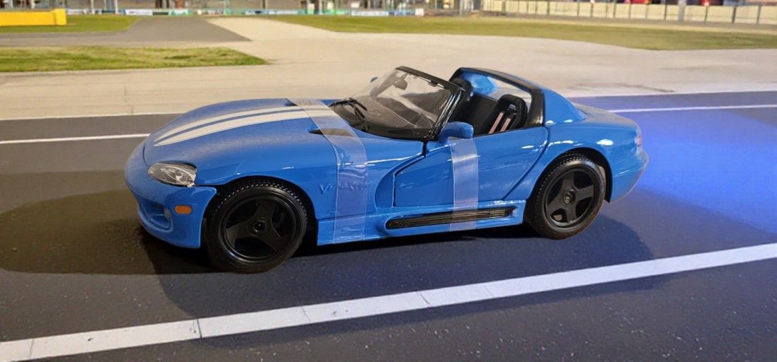 Maisto 1:18 DODGE VIPER Diecast Model Car RT/10 - New in Box