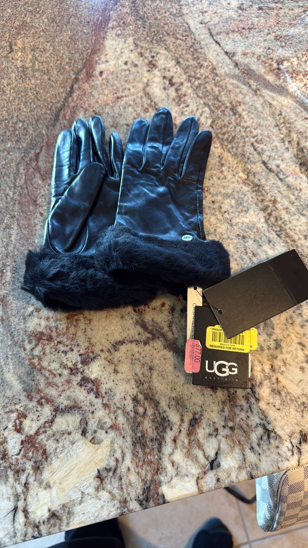 Ugg Gloves Small New Never Worn