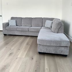 GREY SECTIONAL COUCH SOFA ***FREE DELIVERY ***