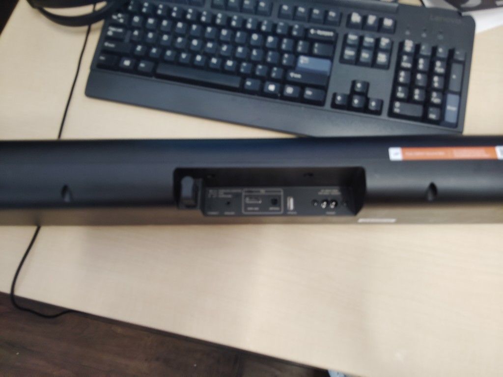 Polk Theater Soundbar With Remote 