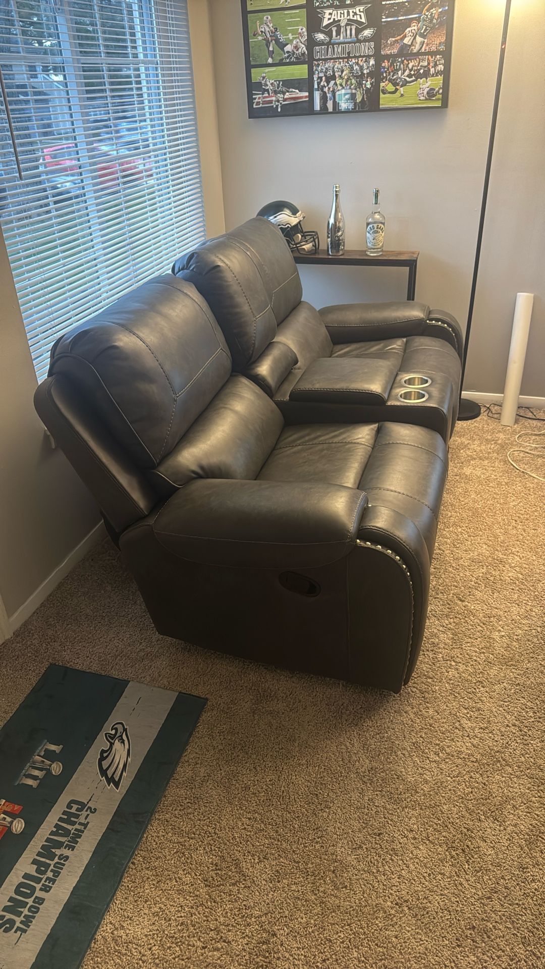 Brand New, Never Sat On. Raymour Flanigan Love Seat Leather, Gliding Recliner.