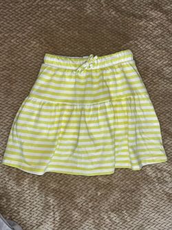 Old navy skirt size 3t