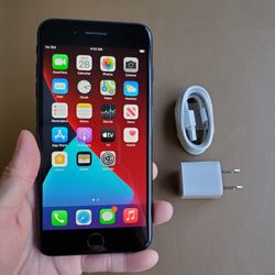 iPhone 7 Plus - UNLOCKED - Like New 