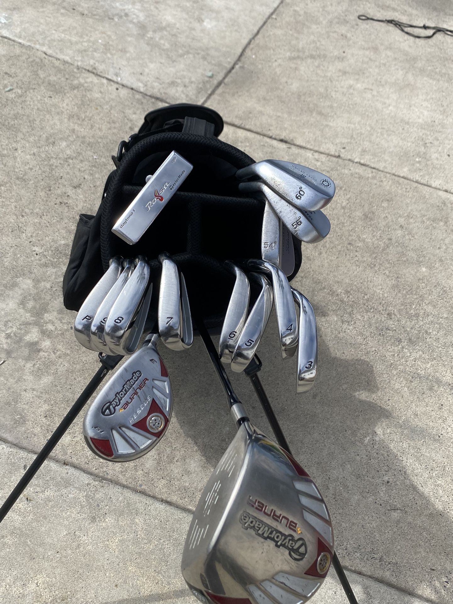 Taylormade Clubs With Golf Bag