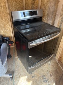 Frigidaire Gallery Convection Oven.