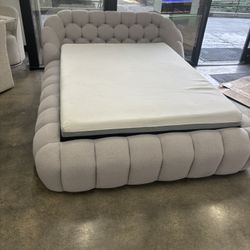 Queen Size Bed Frame With Mattress 