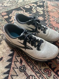 Brooks Ghost Running shoe