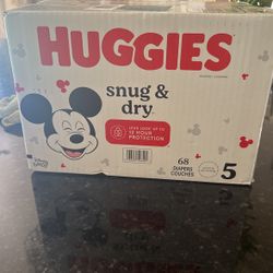 Sealed Box Of Huggies Snug And Dry Size 5 Diapers