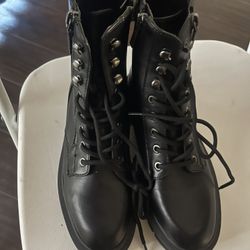 Boots 🥾 Woman