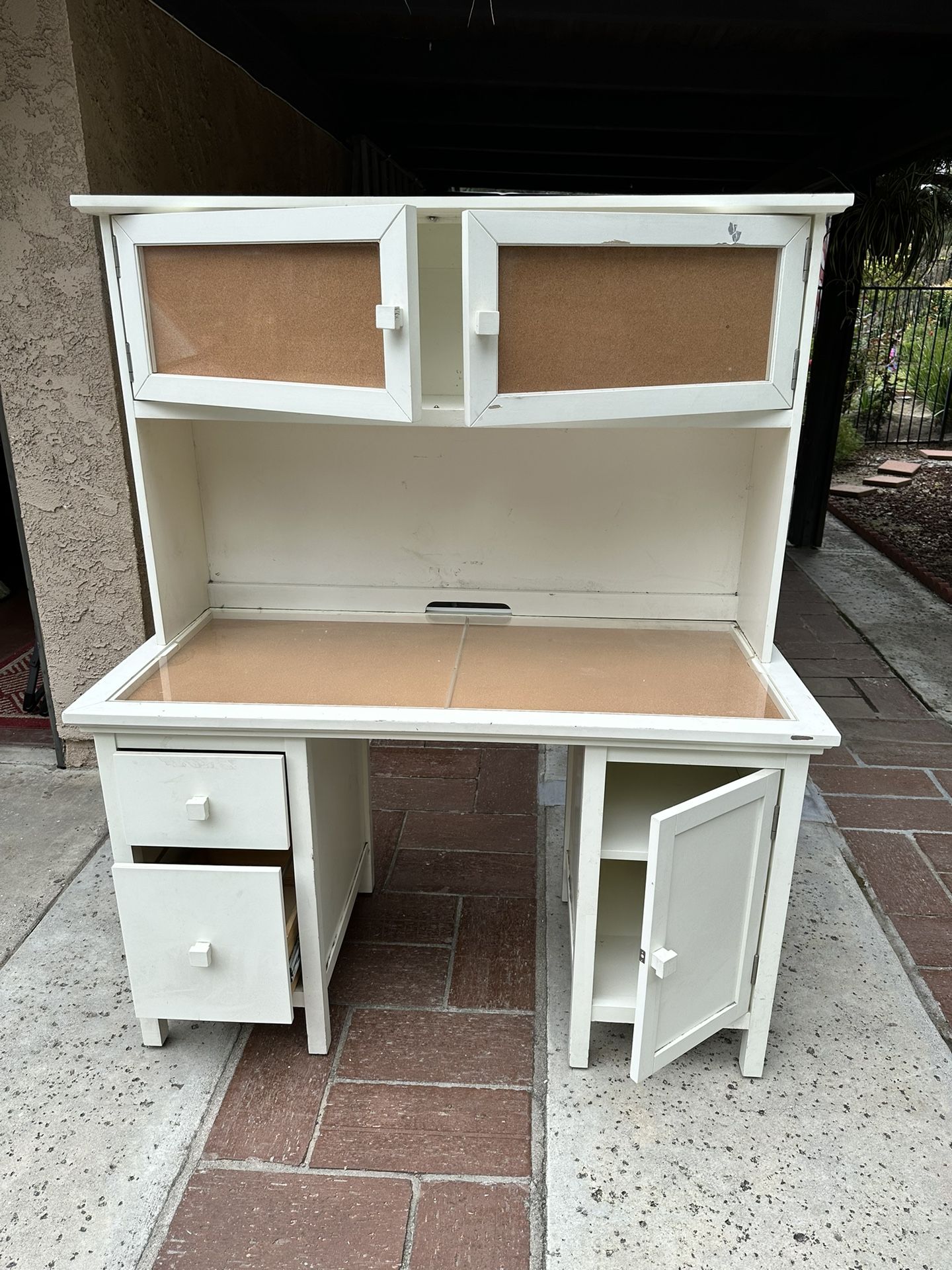 Pottery Barn Teen Desk with Hutch