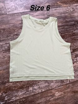 Lululemon crop top