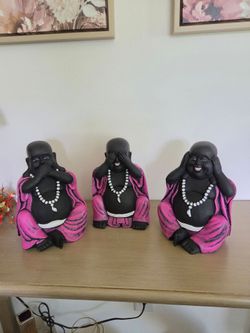 Buddhism Set of 3 Monk/Buddha Figurines See Hear Speak No Evil Black Pink