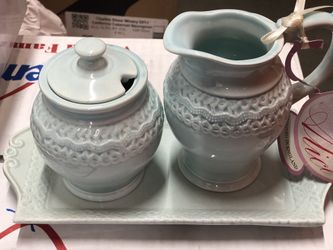 Cream and sugar coffee/ tea set